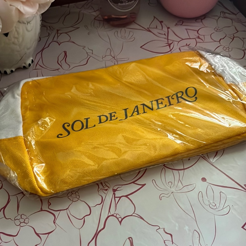 Sol de Janerio make up bag